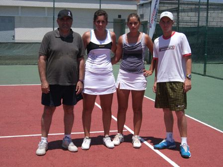 tenis_rafael_civantos_lucia_cervera_sofia_dominguez_y_el_juez_de_silla