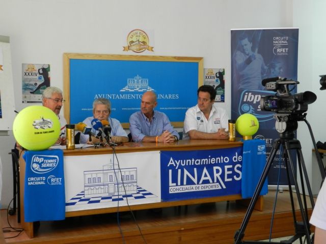 FOTO PRESENTACION XXXIV OPEN CIUDAD DE LINARES