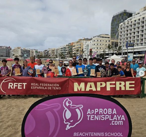Jorge Méndez y Lola Abadía alcanzaron la final de la Liga MAPFRE en la Playa de Las Canteras