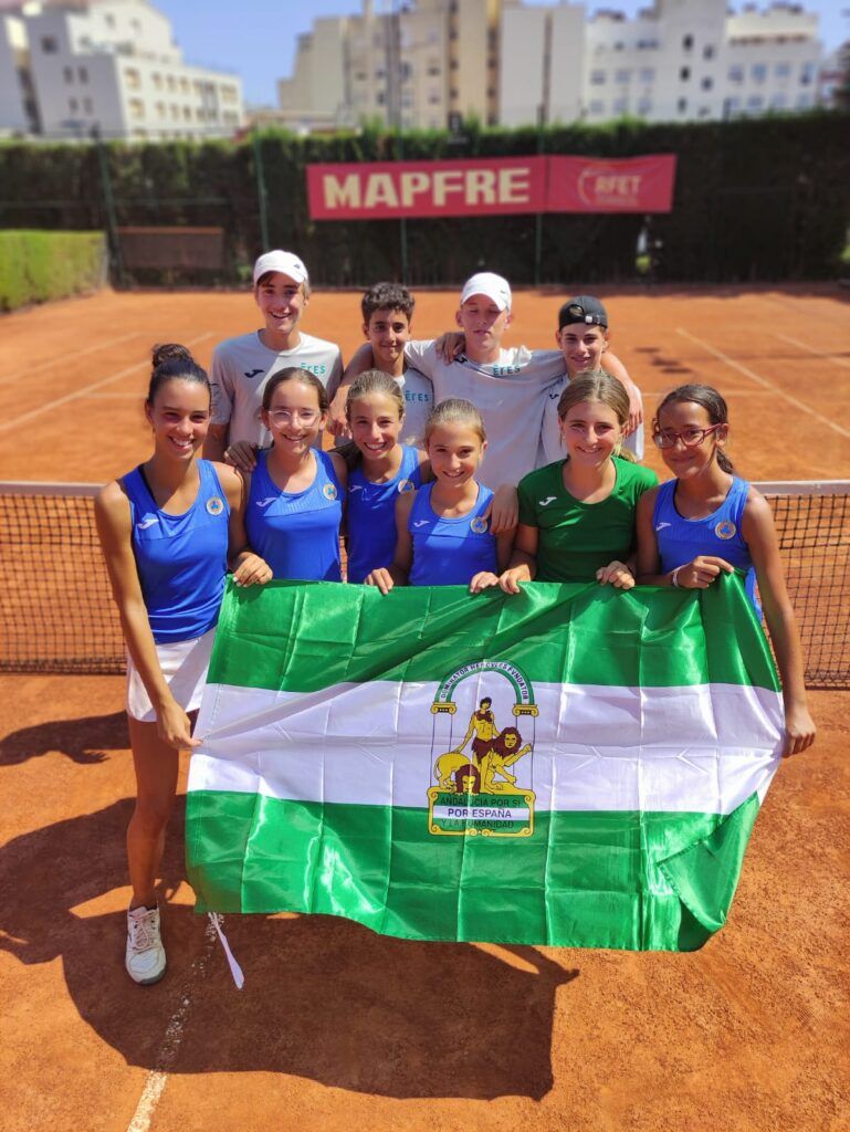 El Club de Tenis El Ejido y el Club de Campo de Sevilla en el Campeonato de España MAPFRE de Tenis Infantil
