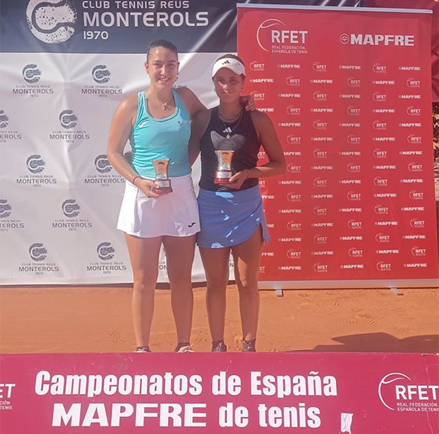 Eugenia Zozaya, campeonas de España Junior en Dobles Lorena Solar y Eugenia Zozaya, campeonas de España Junior en Dobles