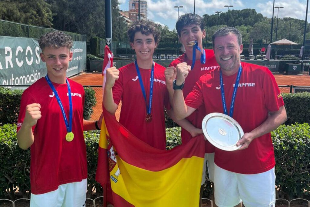 Nico Pérez al frente de la selección española sub 14, campeona de europa