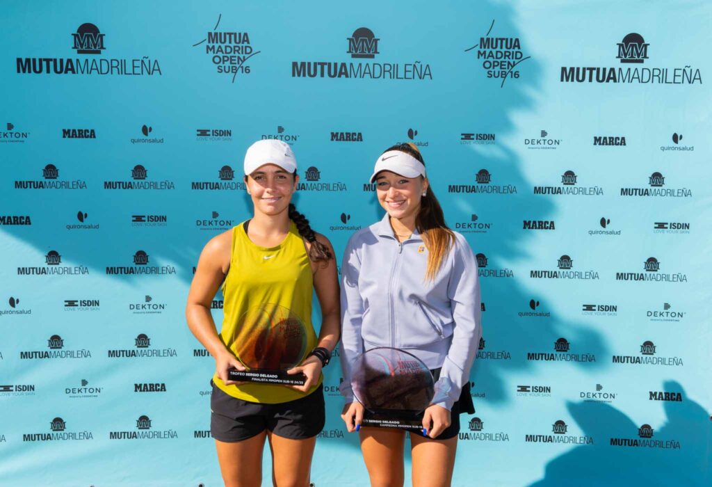 Ainara Fernández y Vega Aguilar, en el Mutua Madrid Open Sub 16 en Río Grande Ainara Fernández y Vega Aguilar, en el Mutua Madrid Open Sub 16 en Río Grande