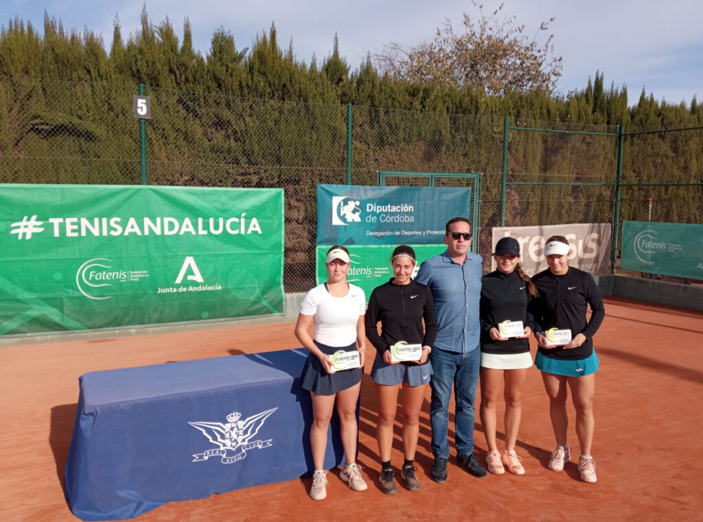 Paula Muñoz, Valentina Carreras, Paula Navarro y Raquel Molina en el Campeonato de Andalucía de Dobles Paula Muñoz, Valentina Carreras, Paula Navarro y Raquel Molina en el Campeonato de Andalucía de Dobles