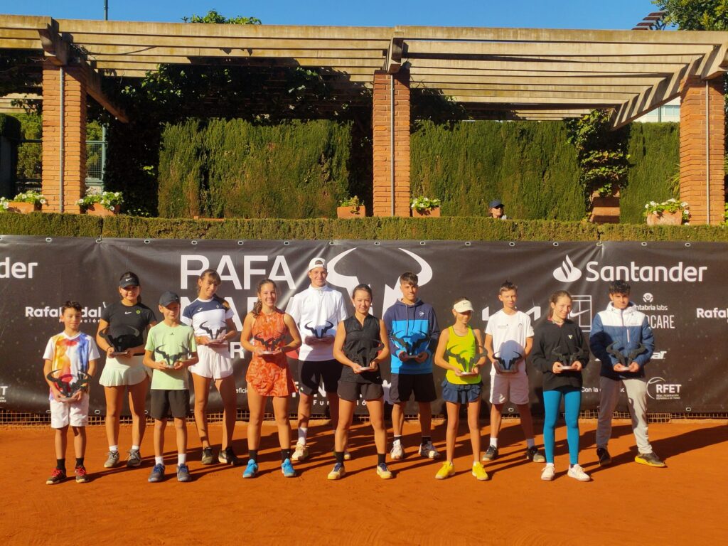 Campeones y finalistas del Rafa Nadal Tour by Santander en Barcelona Campeones y finalistas del Rafa Nadal Tour by Santander en Barcelona