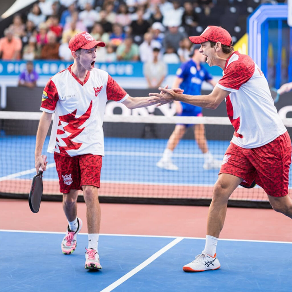 Mauro García y Marcelo Jardim en uno de los encuentros de la World Pickleball League en la India