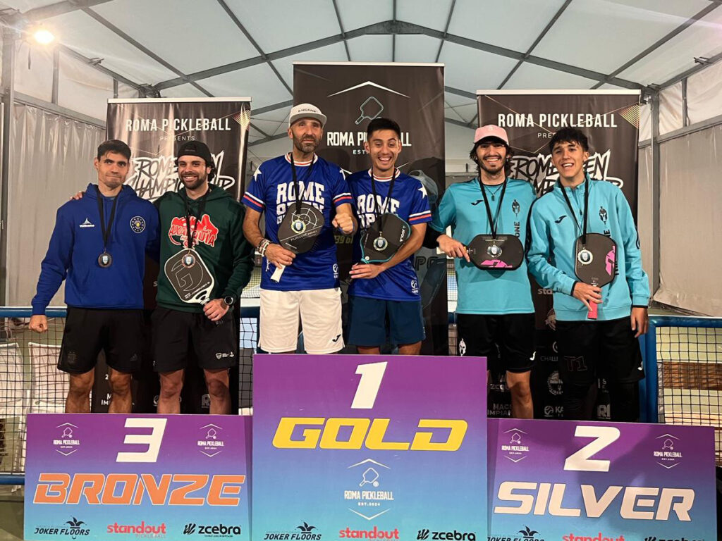 Alex Serrano y Javier Tirado, bronce en Roma. Los dos jugadores por la izquierda Alex Serrano y Javier Tirado, bronce en Roma. Los dos jugadores por la izquierda