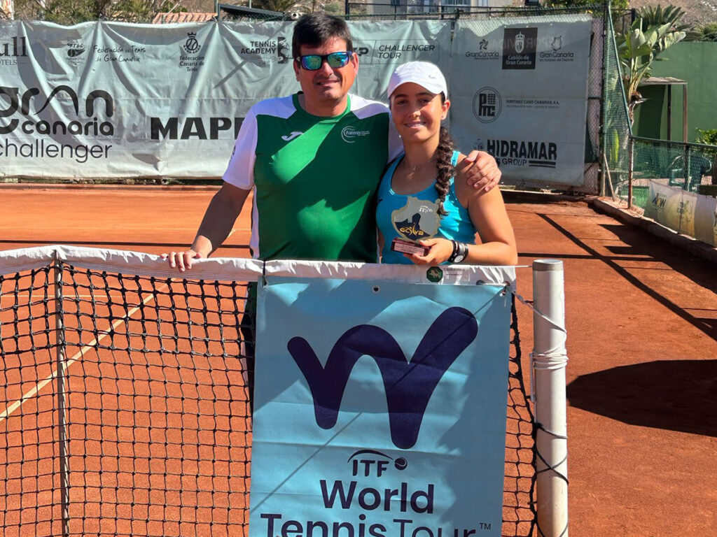 David Clavero, junto a Ainara Fernández