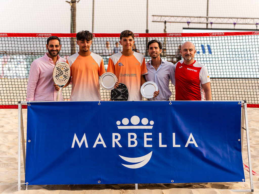 El almeriense Jorge Méndez y el melillense Nico Volpe, consiguieron el bronce en el Campeonato de España de Tenis Playa Absoluto celebrado en Marbella El almeriense Jorge Méndez y el melillense Nico Volpe, consiguieron el bronce en el Campeonato de España de Tenis Playa Absoluto celebrado en Marbella