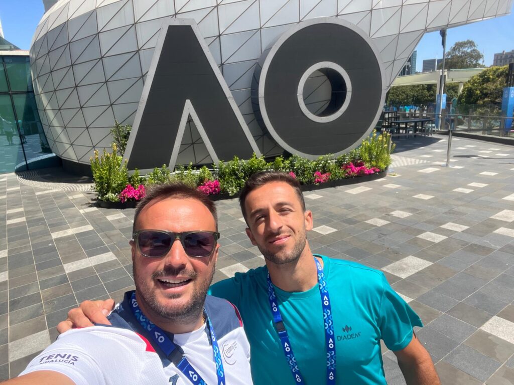 Juan José Leal con Javi Barranco en Australia