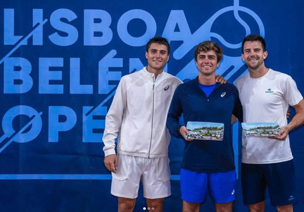 Pablo Llamas en Lisboa consiguiendo el título de dobles junto a Sergio Martos