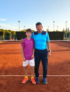 Leo Vidaña, jugador almeriense y David Clavero, técnico y preparador físico de la federación andaluza de tenis, en la concentración sub 13 de la RFET Leo Vidaña, jugador almeriense y David Clavero, técnico y preparador físico de la federación andaluza de tenis, en la concentración sub 13 de la RFET