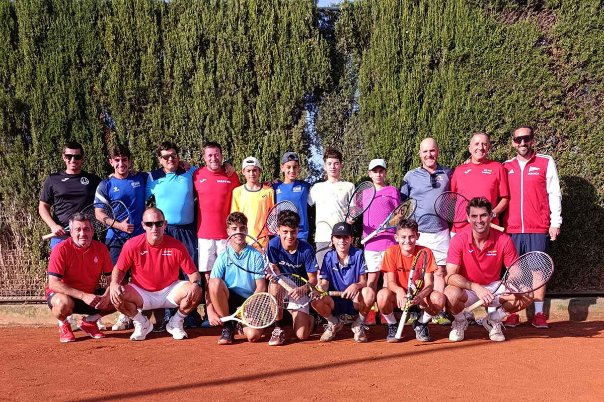 Concentración Sub 13 de la RFET en Sevilla, en el Centro de Tecnificación de Tenis 'Blas Infante' - Federación Andaluza de Tenis
