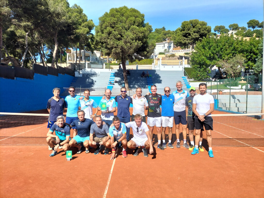 El Club Tenis Málaga, campeón de Andalucía +50