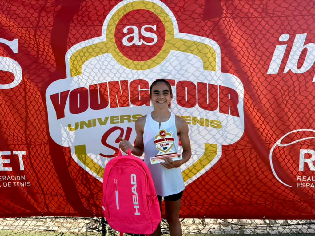 Olivia López vencedora en el As Young Tour de Carvoeiro