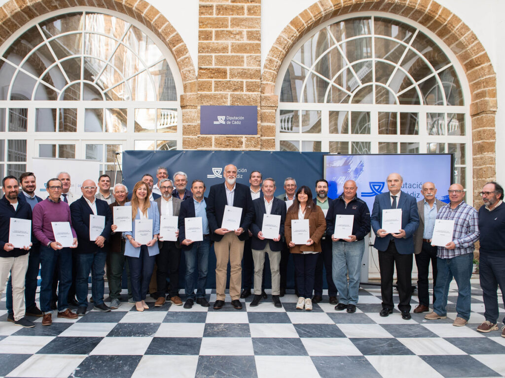 Firma del acuerdo de la Diputación de Cádiz con las federaciones deportivas - foto Diputación de Cádiz