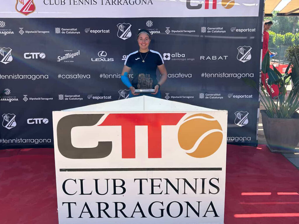 La malagueña Valentina Carreras conquista el título de dobles en el ITF J60 de Tarragona