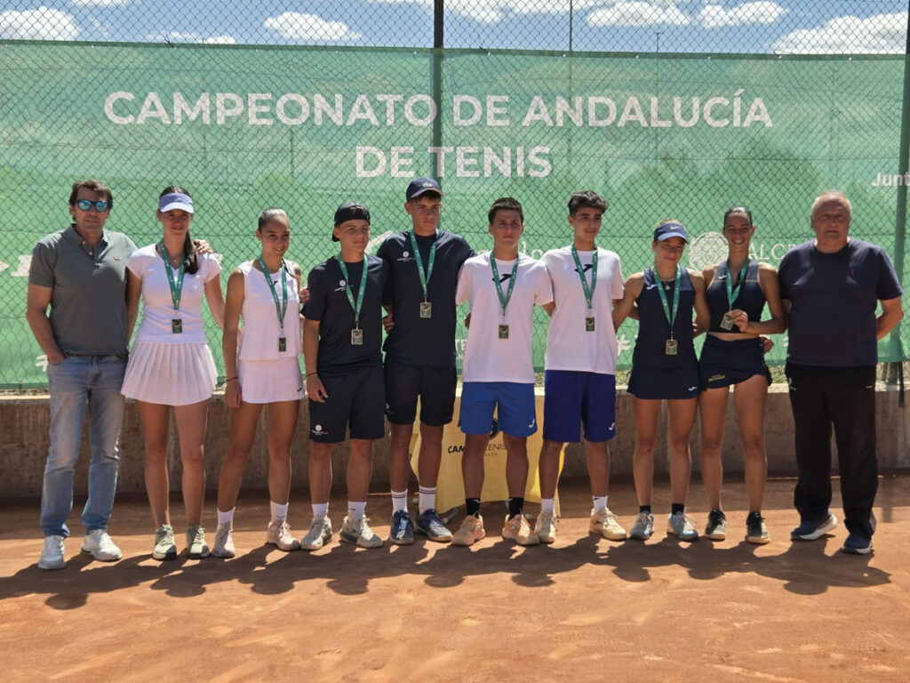 Campeones de Dobles y finalistas del Campeonato de Andalucía Cadete celebrado en Granada