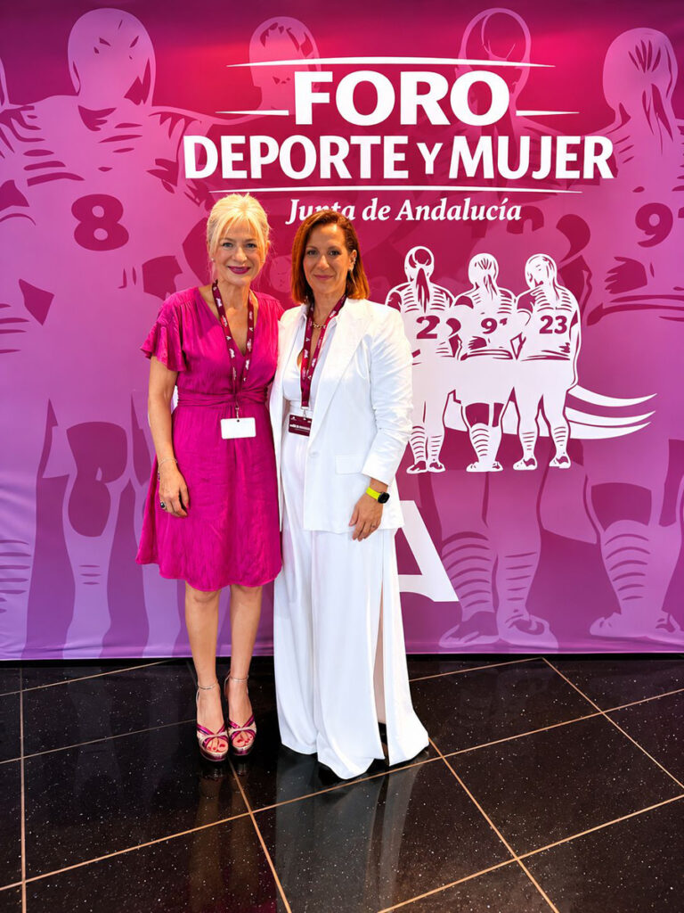 I Foro Deporte y Mujer Andalucía con la presencia de Mª Ángeles Bizcocho compartiendo espacio con Patricia del Pozo, Consejera de Cultura y Deporte de la Junta de Andalucía, en funciones
