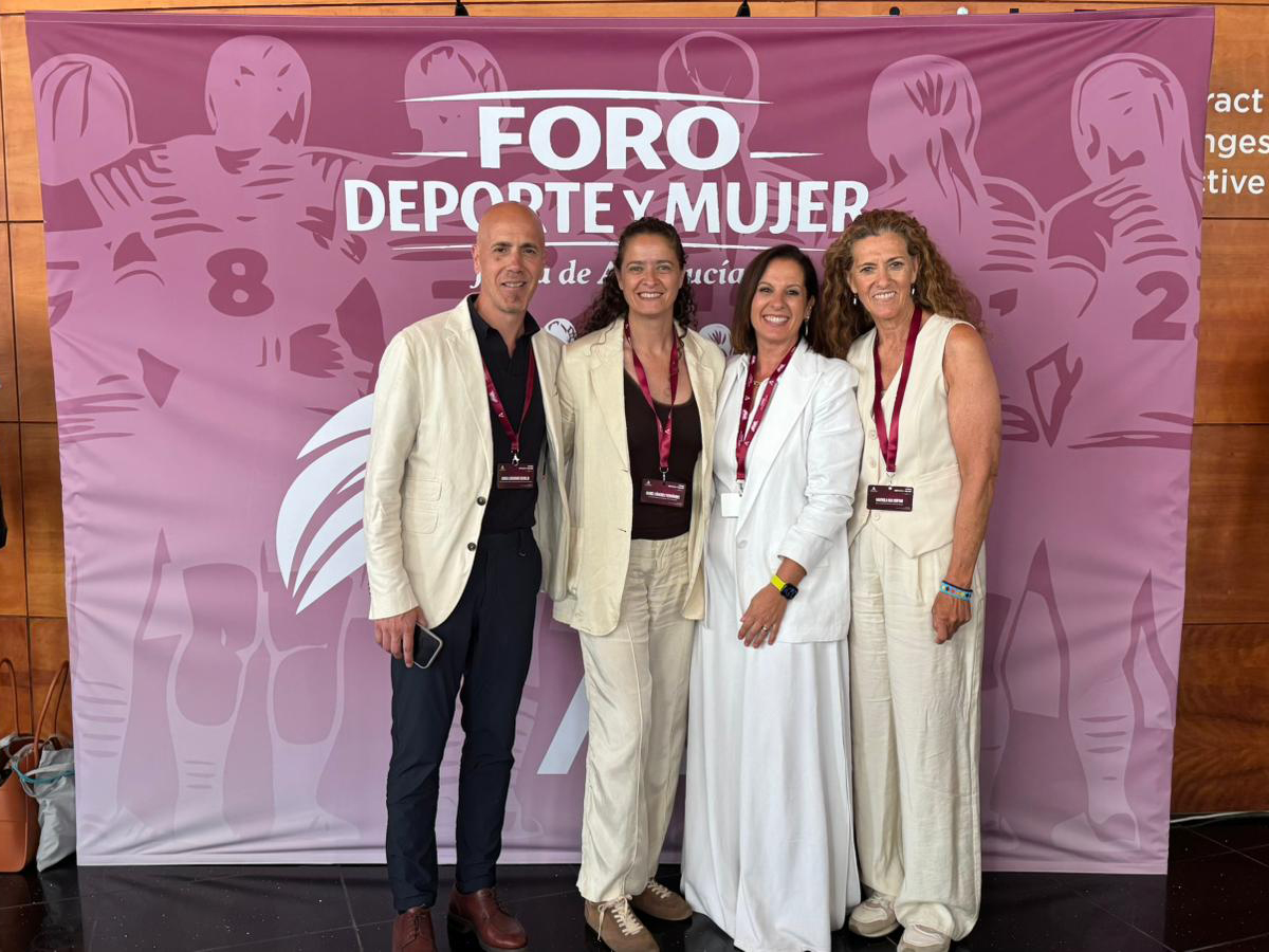 Mª Ángeles Bizcocho junto a Mariola Rus, Isabel Sánchez y Gorka Lerchundi, en el I Foro Deporte y Mujer Andalucía
