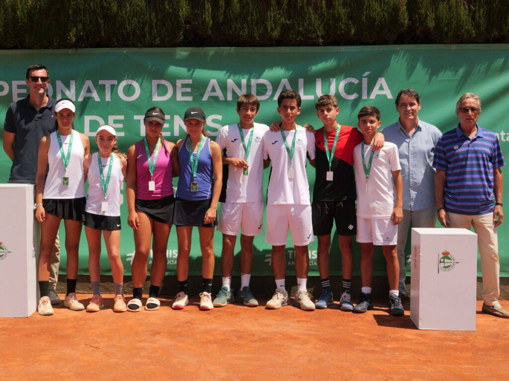 Dobles del Campeonato de Andalucía Infantil celebrado en el Real Club Tenis Betis - Foto Tenis Betis Dobles del Campeonato de Andalucía Infantil celebrado en el Real Club Tenis Betis - Foto Tenis Betis