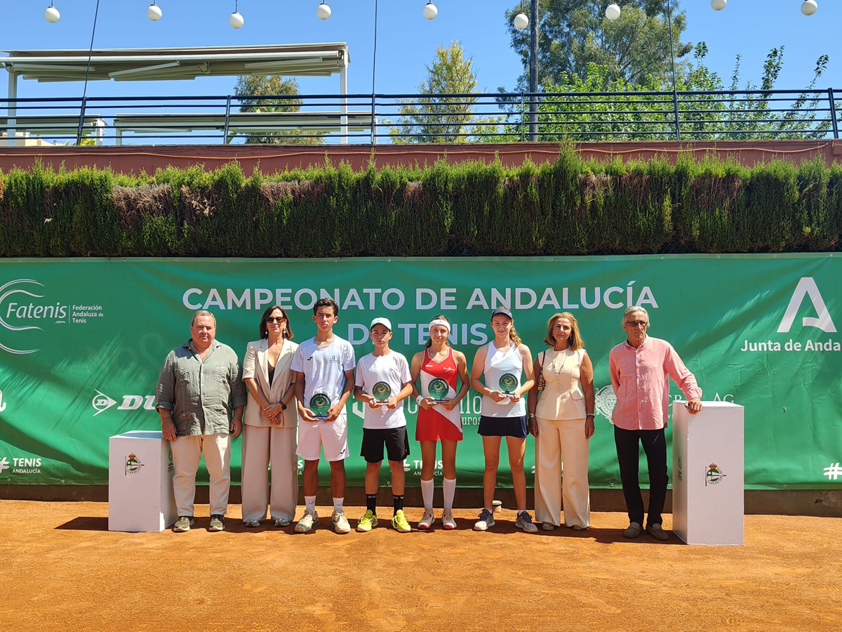 Olga García y Alberto Peña Campeones de Andalucía Infantil en el Real Club Tenis Betis