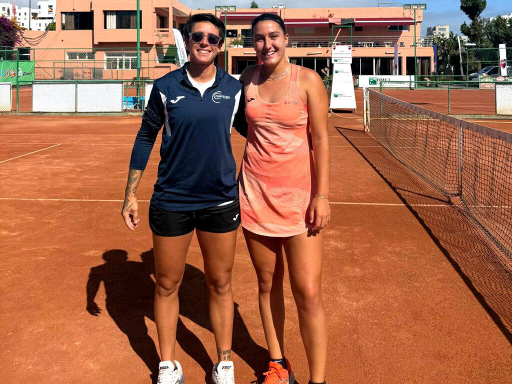 Lorena Solar junto a Paula Cueto, en el ITF W35 de Casablanca