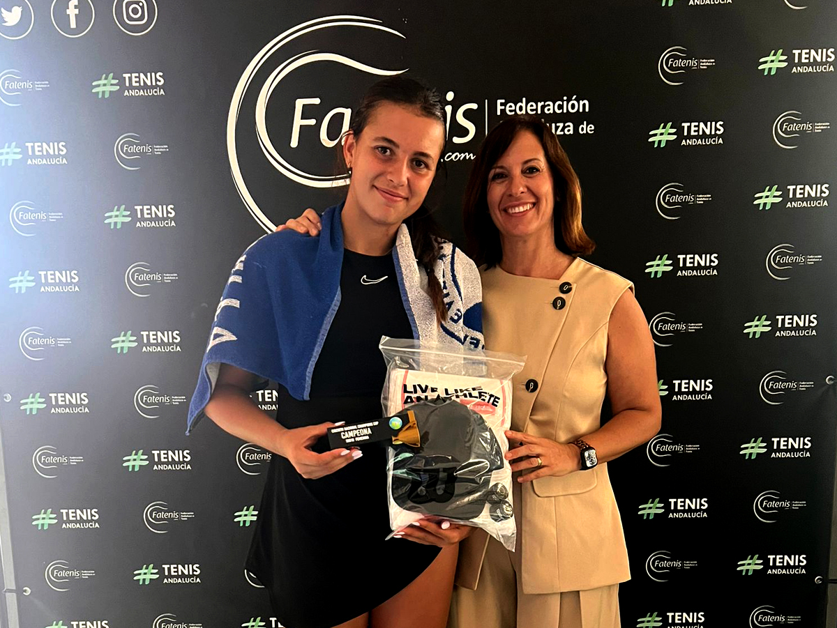 Adriana Coltorti se alza con el título de la Champions Cup U18 en Sevilla
