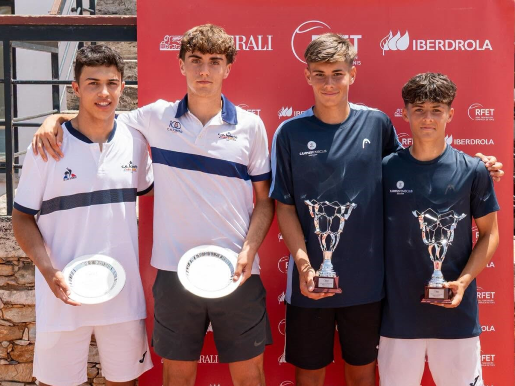 Pepe Dronov y Adrián Molino (izquierda), campeones de España cadetes de dobles - Foto CT Llafranc
