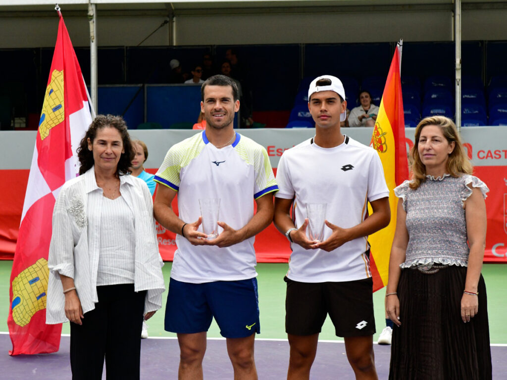 El almeriense Benji Winter y el aragonés Alejo Sánchez, campeones de dobles del ATP Challenger El Espinar - Foto El Espinar