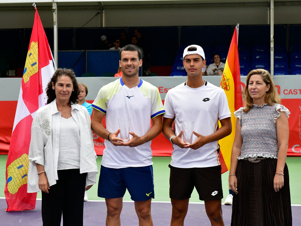 El almeriense Benji Winter y el aragonés Alejo Sánchez, campeones de dobles del ATP Challenger El Espinar - Foto El Espinar