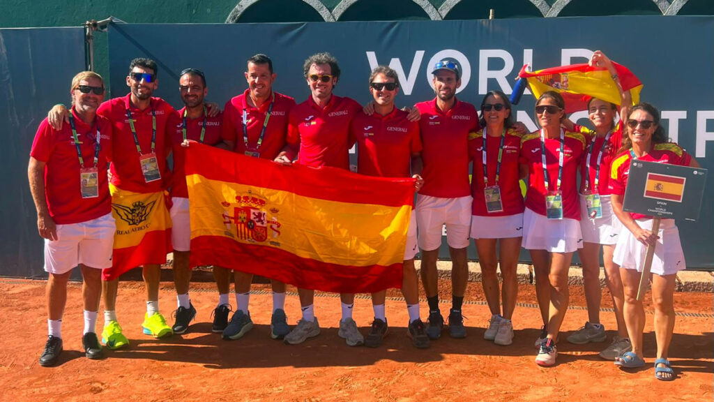 Tres andaluces en el Mundial +40 y +45, con la presencia de Adrián Menéndez, Pedro Nieto y Javi Martínez, con la selección española Tres andaluces en el Mundial +40 y +45, con la presencia de Adrián Menéndez, Pedro Nieto y Javi Martínez, con la selección española