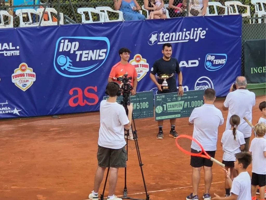 Triunfo de Javi Molino en Loja