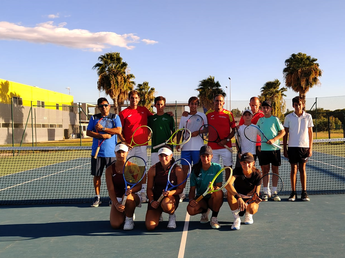 Concentración Técnica Territorial Sub 14 de la RFET y la FAT en el Centro de Tecnificación de Tenis Blas Infante de Sevilla