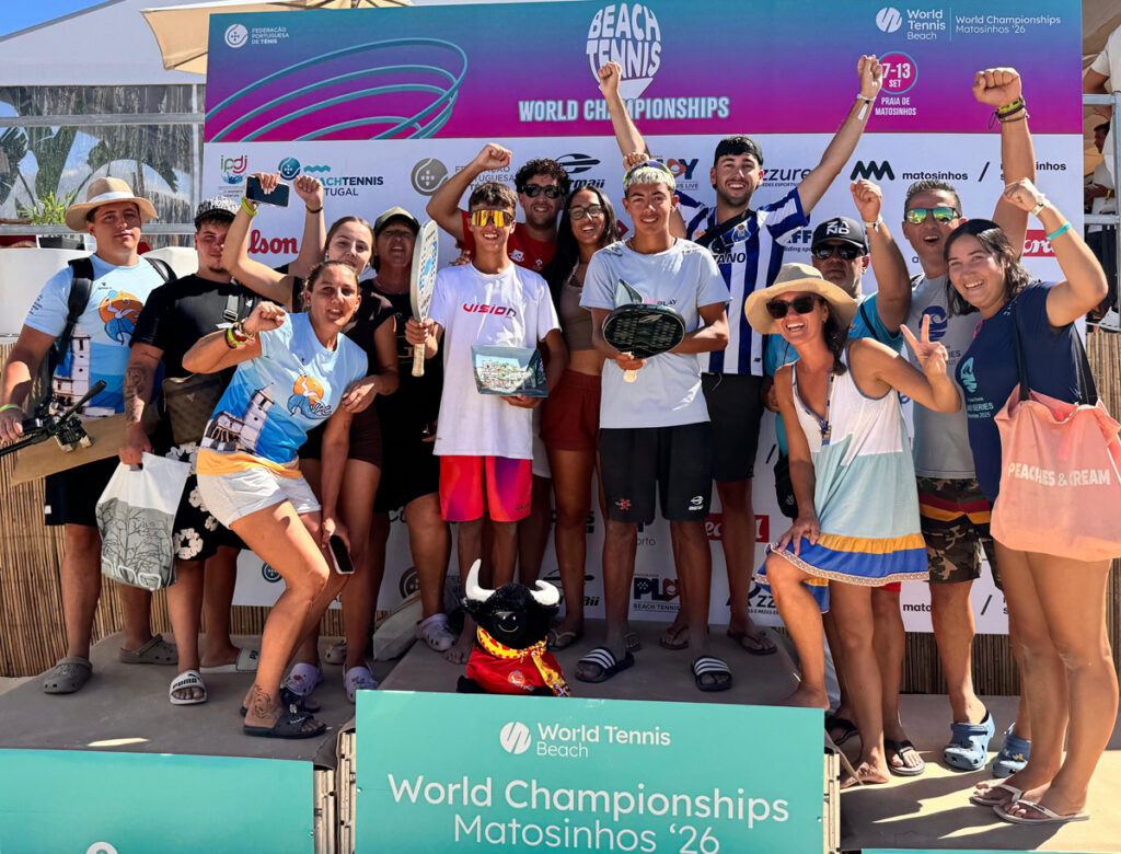 Expedición almeriense en el Mundial de Tenis Playa en Matosinhos junto a Liberto Amate y Néstor Santana