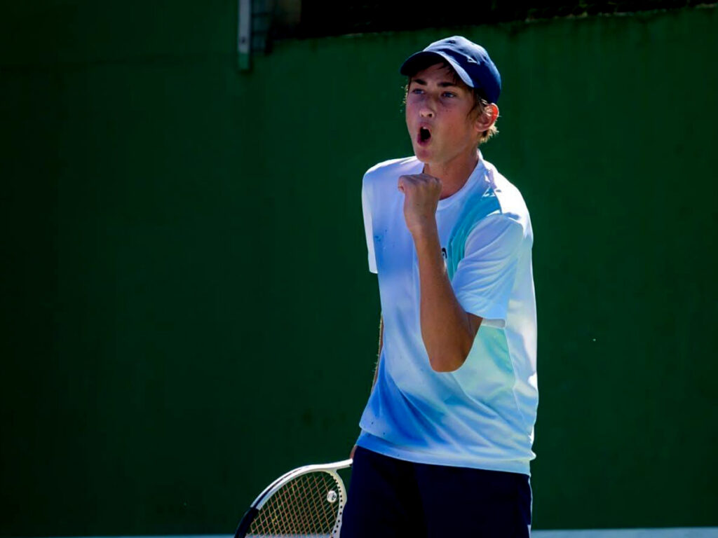 Vladislav Karyakin alcanzó la final individual del Tennis Europe U14 de Pontevedra