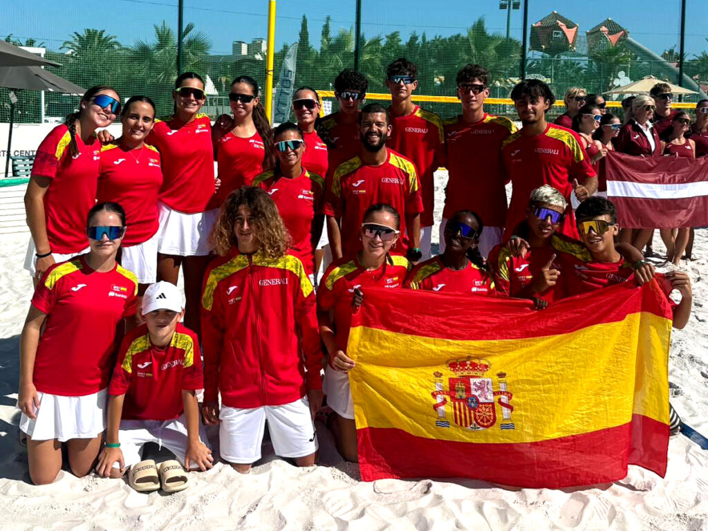 Selección Española Junior en el Europeo de Tenis Playa en Creta