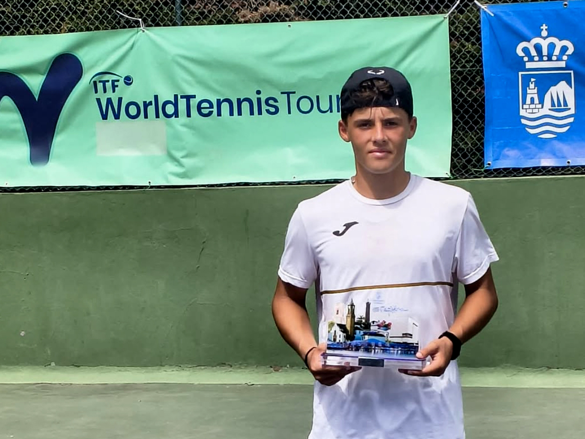 Adrián Molino, finalista del World Tennis J60 de Estepona