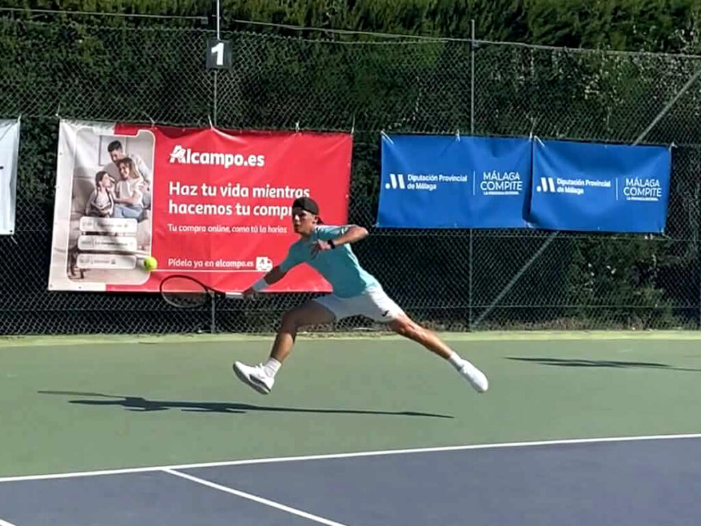Adrián Molino, finalista del World Tennis J60 de Estepona