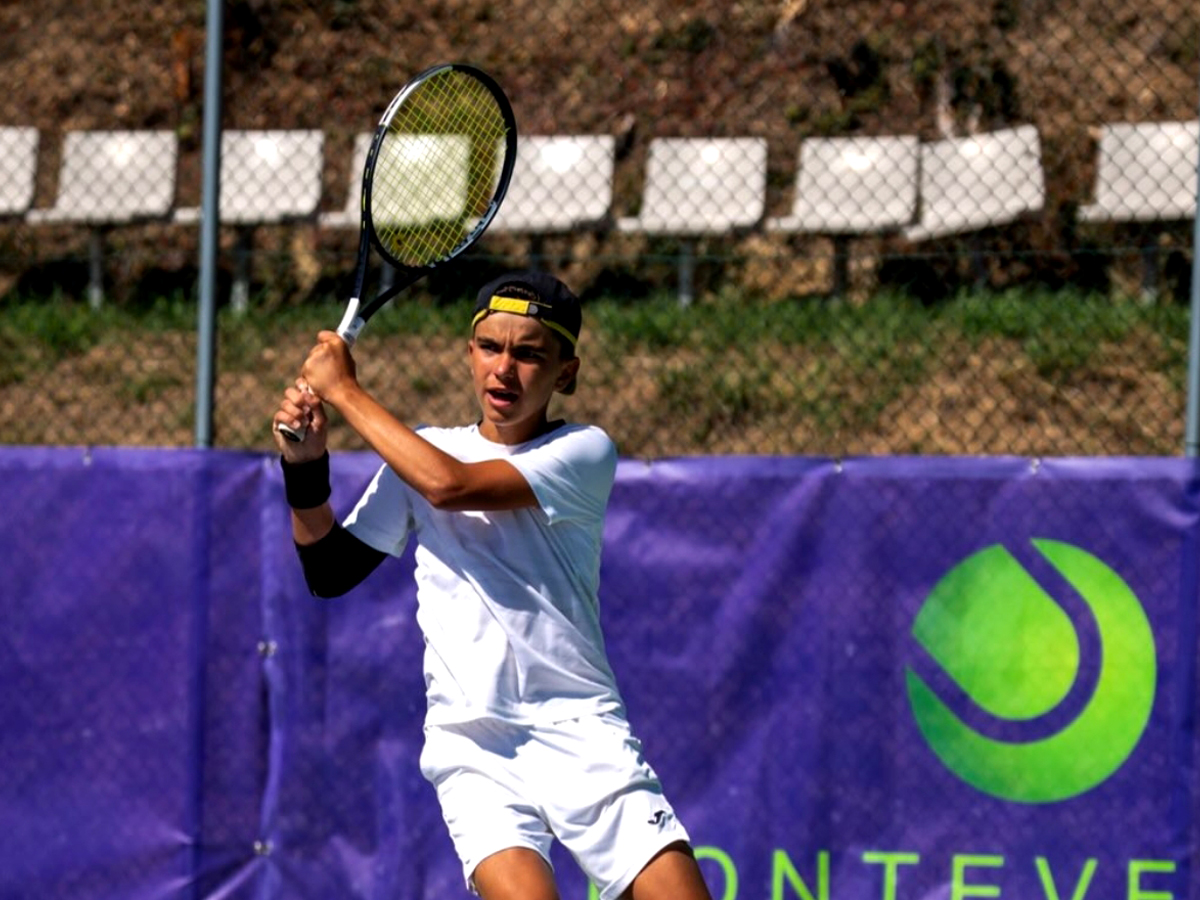 Alejandro Racero alcanzó las semis del Tennis Europe U14 de Pontevedra