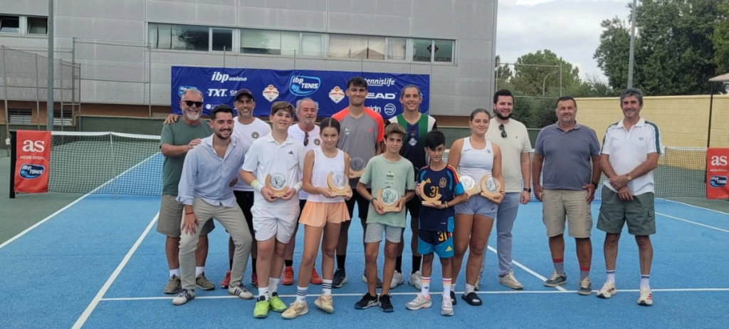 Adam Martín conquista el Abierto de Carmona Adam Martín conquista el Abierto de Carmona