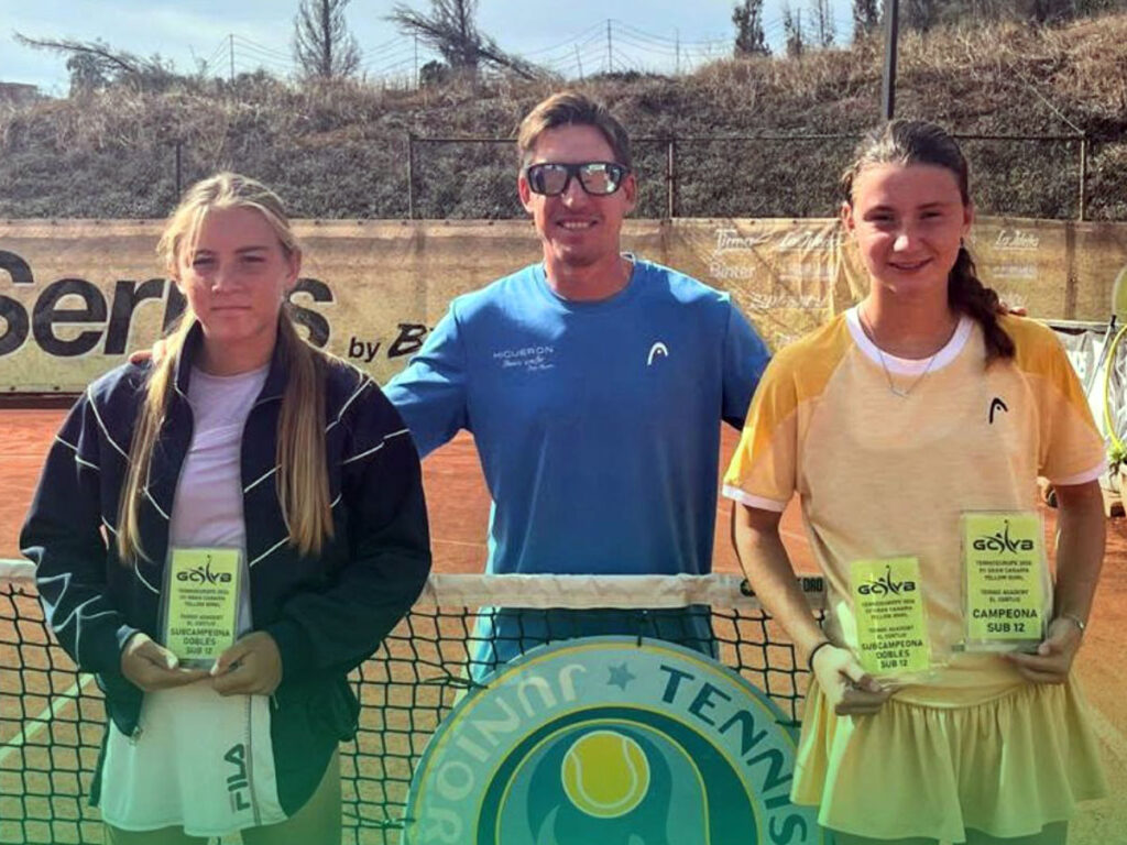 Daria Demchenko y Claudia Valero, finalistas de dobles sub 12 en la Gran Canaria Yellow Bowl Daria Demchenko y Claudia Valero, finalistas de dobles sub 12 en la Gran Canaria Yellow Bowl